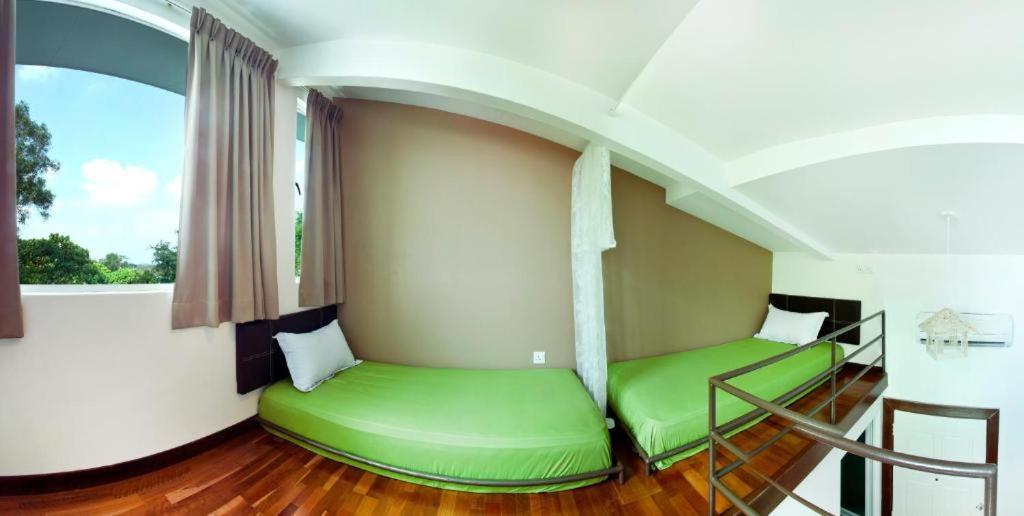 Oyo 90855 Vince Villa Bukit Mertajam Buitenkant foto