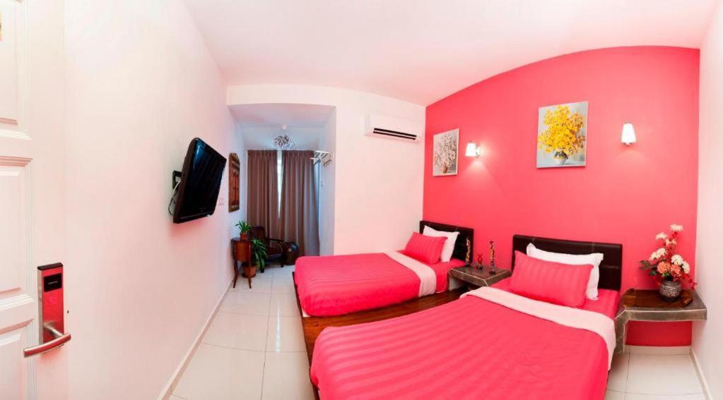 Oyo 90855 Vince Villa Bukit Mertajam Buitenkant foto